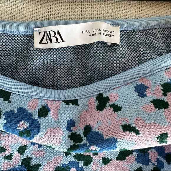Zara Blue and White Off-the-Shoulder Sweater - Picture 4 of 6